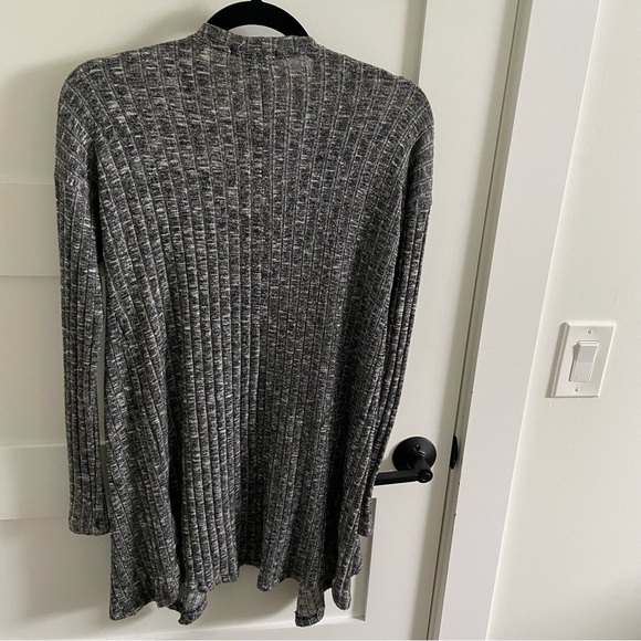 American Eagle Charcoal Ribbed Cardigan - Picture 2 of 10